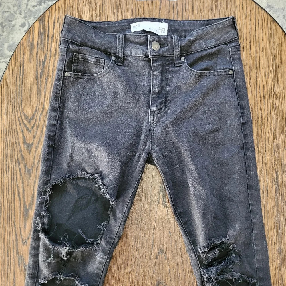 RSQ Mid-rise Destroyed Distressed Black Jegging Jeans Size Women's 0/24 - Picture 2 of 12